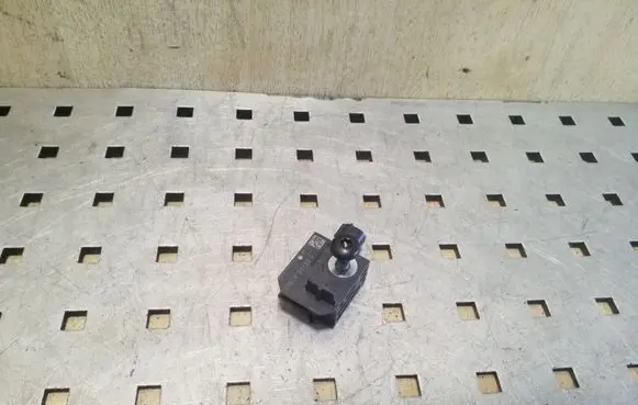 Opel Zafira C Airbag deployment crash/impact sensor 13502577