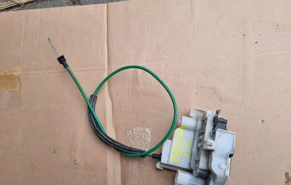 Alfa Romeo Brera Front door lock 55350626