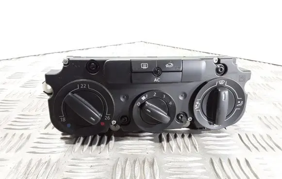 Volkswagen Golf V Climate control unit 1CF74730960