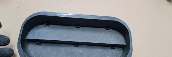 Audi A6 S6 C8 4K Quarter panel pressure vent 6R0819465C