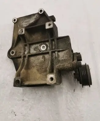 Audi A6 S6 C5 4B A/C compressor mount bracket 028260885A