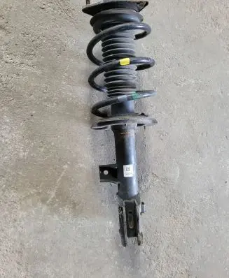 Hyundai ix35 Front shock absorber/damper 546502Y610