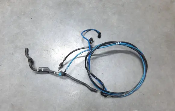 Volkswagen PASSAT B8 Fuel line pipe 3Q0200059