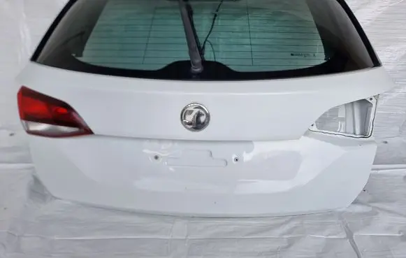 Opel Astra K Tailgate/trunk/boot lid 