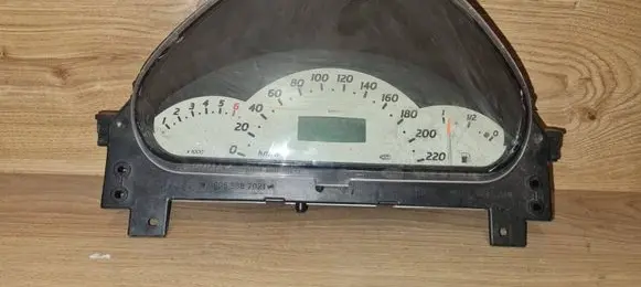 Mercedes-Benz A W168 Speedometer (instrument cluster) 09055682021