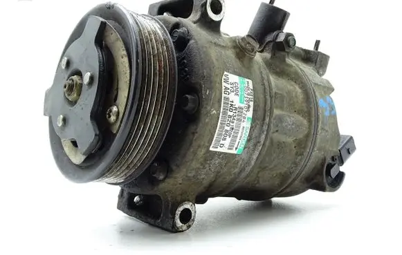 Volkswagen Golf VI Air conditioning (A/C) compressor (pump) 1K0820808D