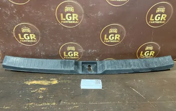 Toyota Corolla Verso AR10 Trunk/boot sill cover protection 647160F010