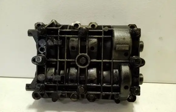 Land Rover Evoque I Oil pump balance shaft 9636898380