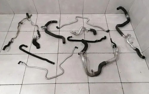 Audi R8 42 Oil cooling pipe 420121046C