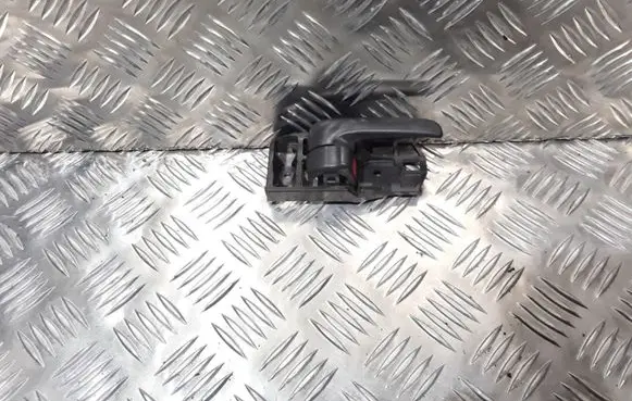 Toyota RAV 4 (XA20) Rear door interior handle