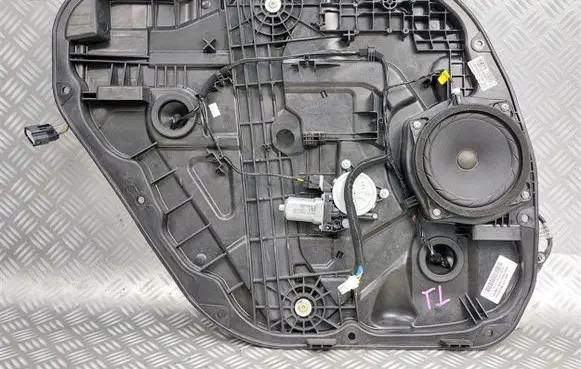 KIA Carens III Rear door window regulator with motor 83470-A4000