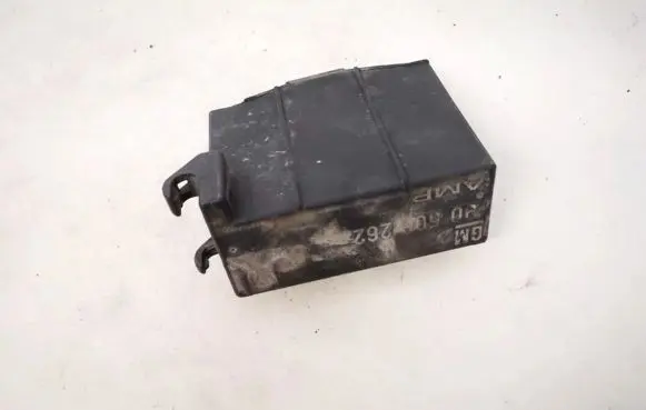 Opel Vectra B Fuse box cover 90506262