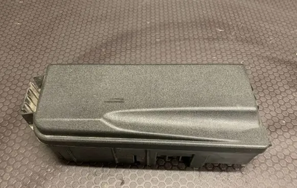 Opel Signum Fuse module 13240242 00107932 519170104