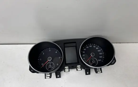 Speedometer (instrument cluster)