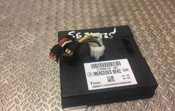 Mercedes-Benz E W211 Central body control module 2115452132 A2115452132