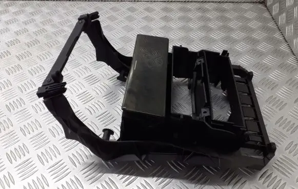 Mercedes-Benz E W210 Head unit multimedia control 2106830091