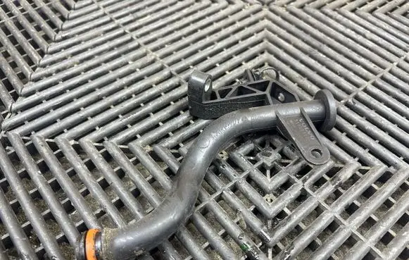 Volvo XC90 Oil fill pipe 31452117