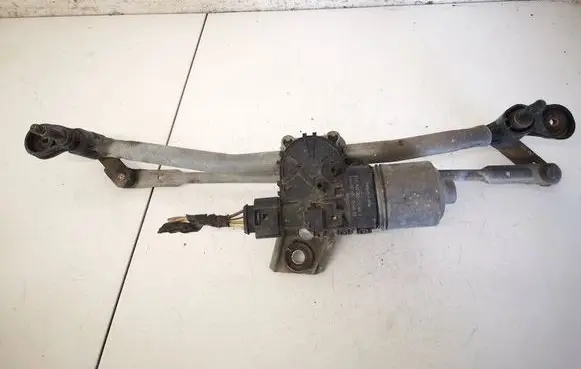 Opel Astra H Front wiper linkage and motor 13111211