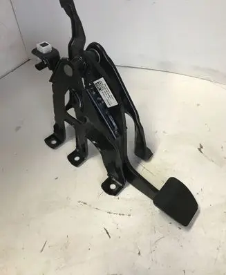 Mercedes-Benz Sprinter W907 W910 Brake pedal A9102900000