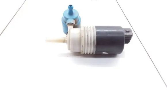 Volkswagen PASSAT B3 Windscreen/windshield washer pump 1H6955651
