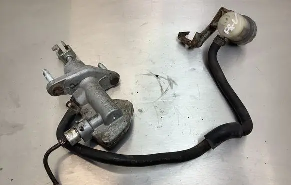 Honda FR-V Clutch slave cylinder 