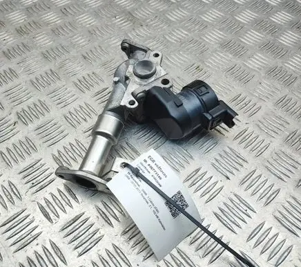BMW 1 E82 E88 EGR valve 7563241