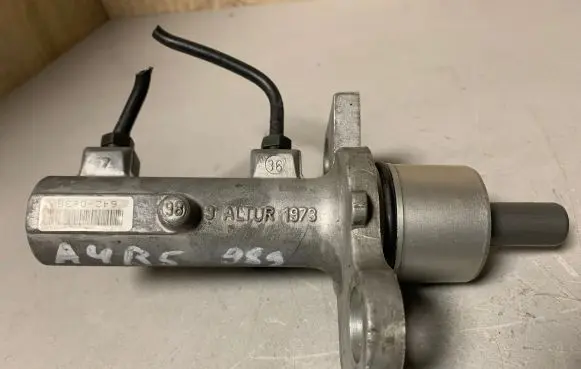 Audi A4 S4 B5 8D Master brake cylinder 6420e38