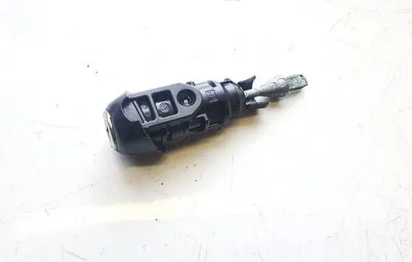 Cupra Born Front door lock (next to the handle) esbh8