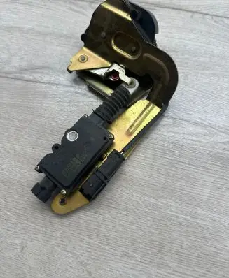 Citroen C8 Rear door lock PZ08B01Y 068105