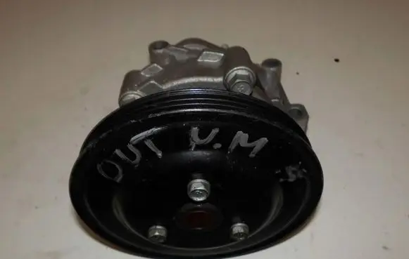 Mitsubishi Outlander Water pump 9679999u