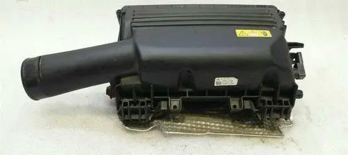 Mercedes-Benz C W205 Air filter box cover A2740901701