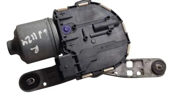 Citroen C4 II Picasso Wiper motor 9811384680 0390248151