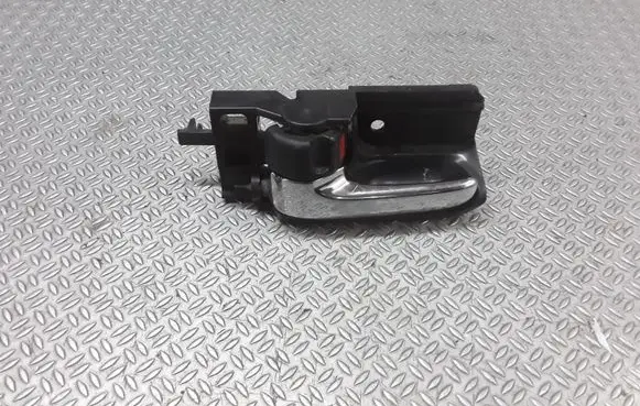 Toyota Corolla Verso E121 Front door interior handle
