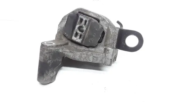Volvo V70 Engine mount bracket 30741583