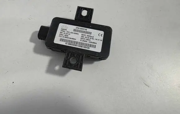 Fiat 500L Tire pressure sensor 51920740