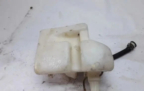 Alfa Romeo 166 Windshield washer fluid reservoir/tank
