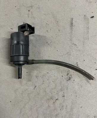 Opel Frontera B Windscreen/windshield washer pump