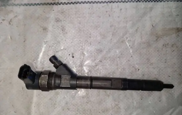 KIA Sorento Fuel injector 338004a000