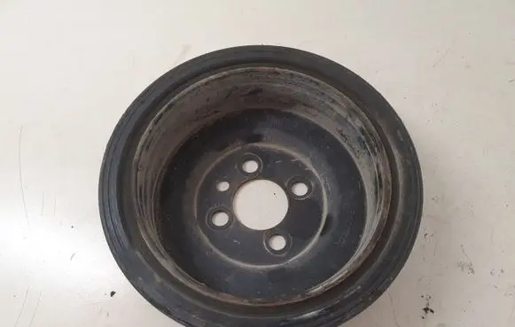 Volkswagen PASSAT B6 Crankshaft pulley 03G105243