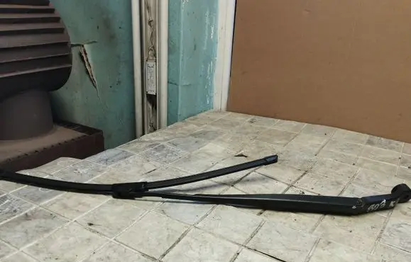 Honda Accord Front wiper blade arm