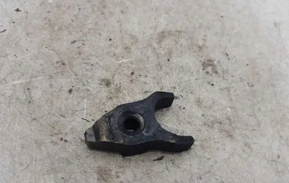 Toyota Avensis Verso Fuel Injector clamp holder NOCODE