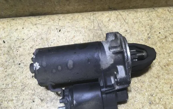 Mercedes-Benz E W124 Starter motor 0001108003