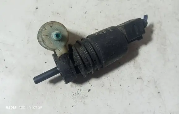 Opel Zafira B Windscreen/windshield washer pump 13250357 3240117