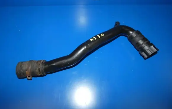 Jaguar XJ X351 Engine coolant pipe/hose