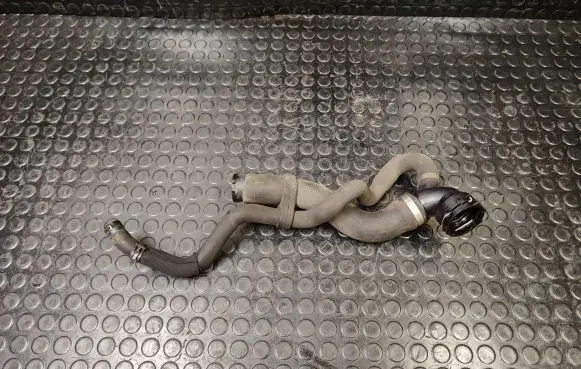 Volkswagen Touareg II Engine coolant pipe/hose 7P6122291G