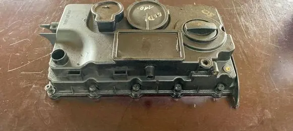 Volkswagen PASSAT B6 Rocker cam cover 03G103475C