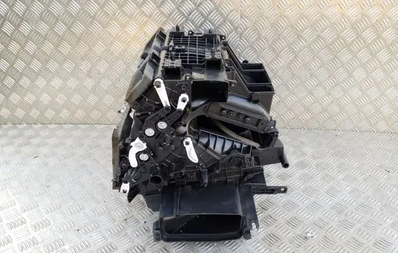 Nissan Qashqai J12 Interior heater climate box assembly housing 272S96UA0A