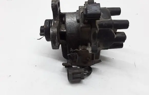 Mazda 121 Spark distributor B3C72104 D4T8902
