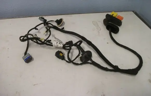 Opel Crossland X Front door wiring loom 39102702