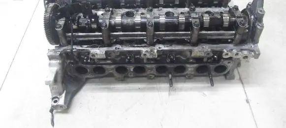 Hyundai Santa Fe Engine head 22111-2F700